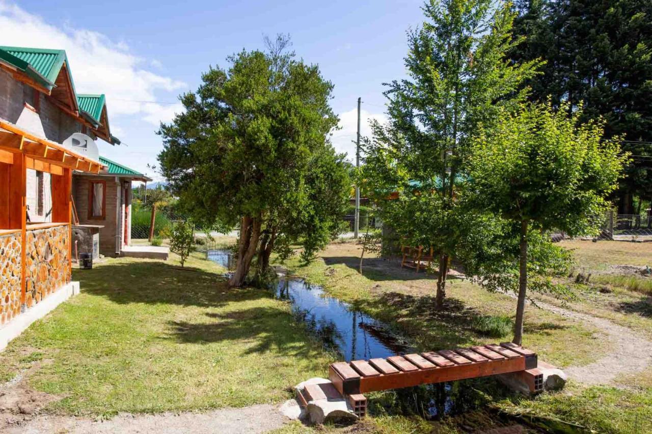 Huellas Hostel Lago Puelo Esterno foto
