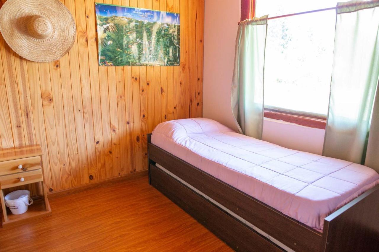 Huellas Hostel Lago Puelo Esterno foto